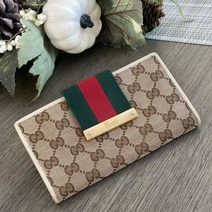 Gucci Wallet- Excellent condition